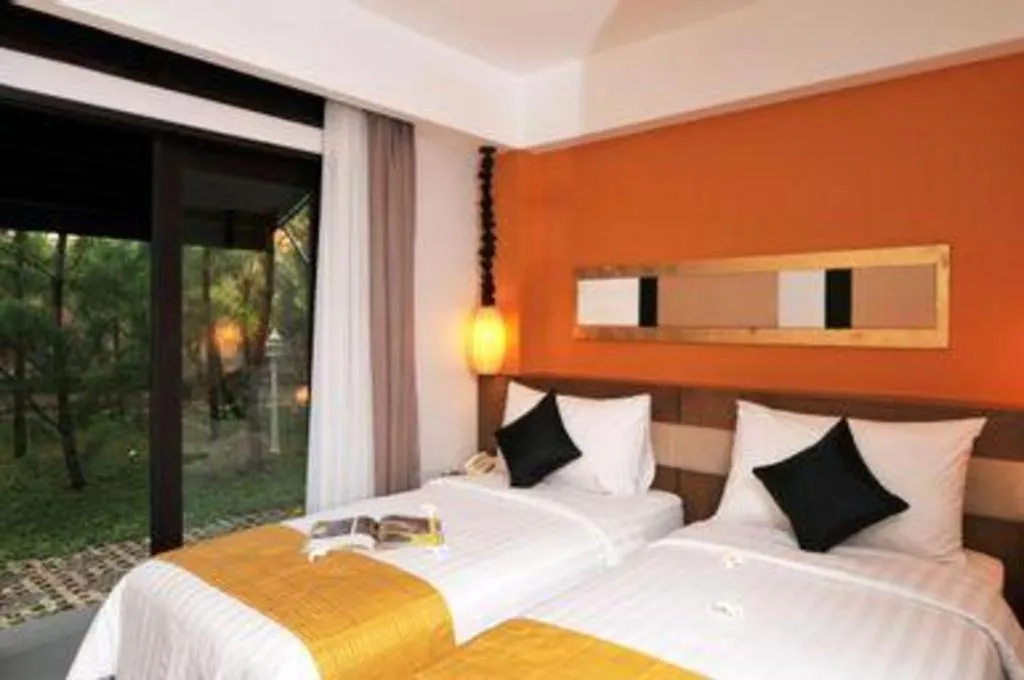 Bed in The Silk at Dago Boutique Hotel