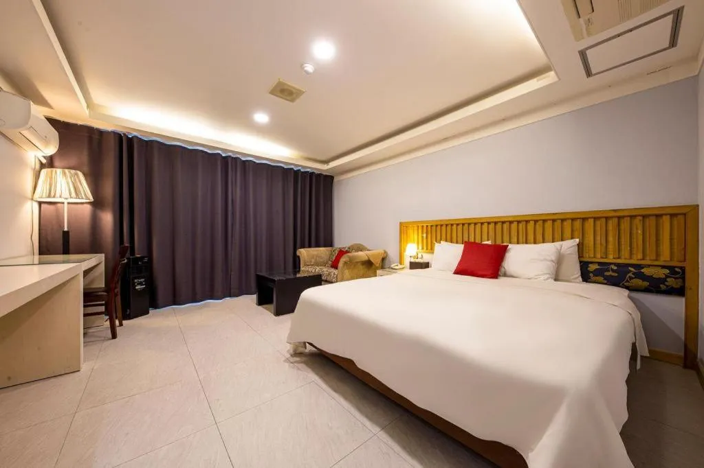 Bed in Metro Tourist Hotel Cheonan