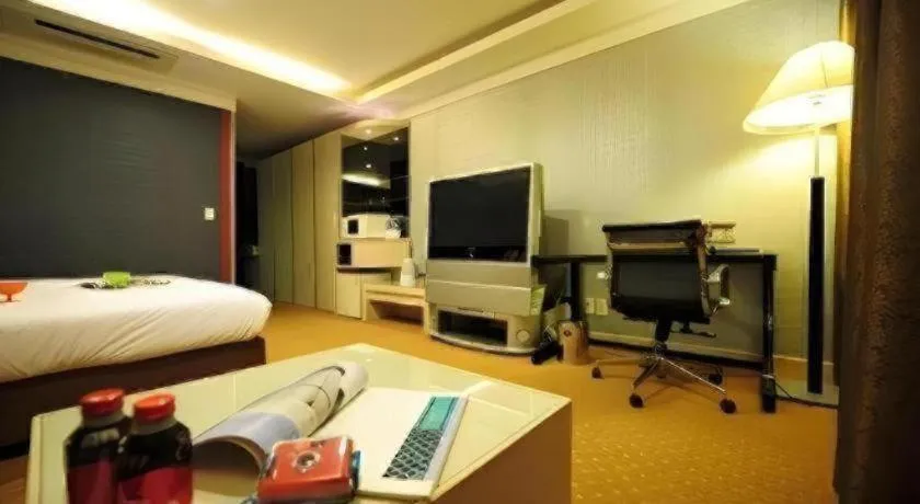 Bed in Metro Tourist Hotel Cheonan