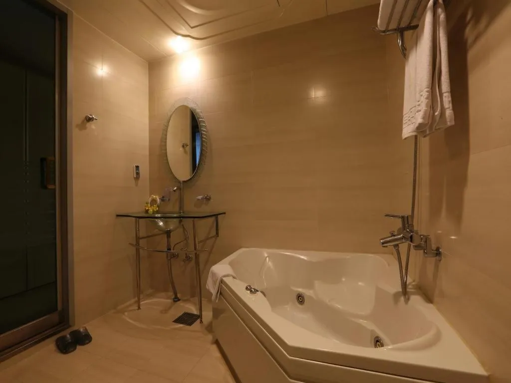 Metro Tourist Hotel Cheonan