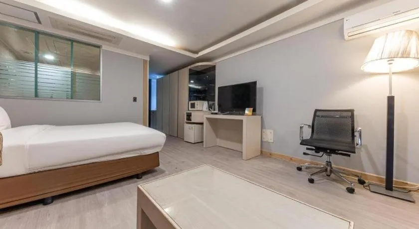 Bed in Metro Tourist Hotel Cheonan