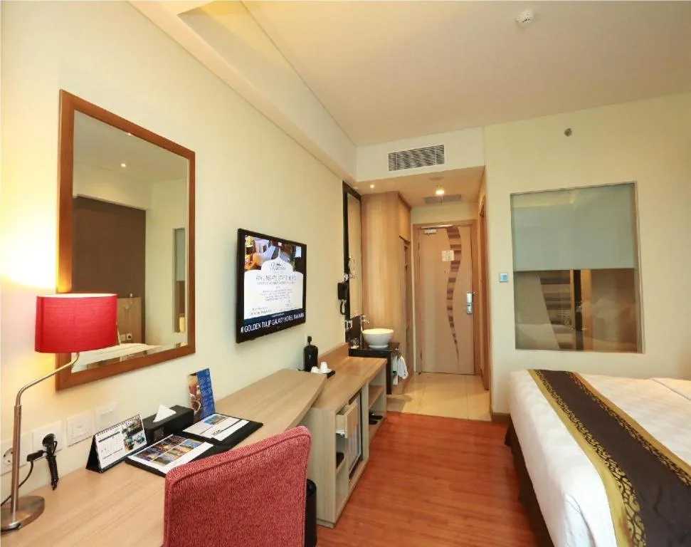 Bed in Golden Tulip Galaxy Hotel Banjarmasin