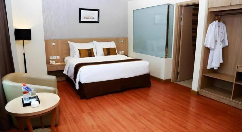 Bed in Golden Tulip Galaxy Hotel Banjarmasin