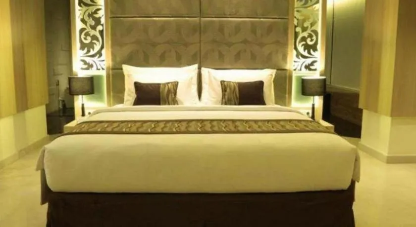 Bed in Golden Tulip Galaxy Hotel Banjarmasin