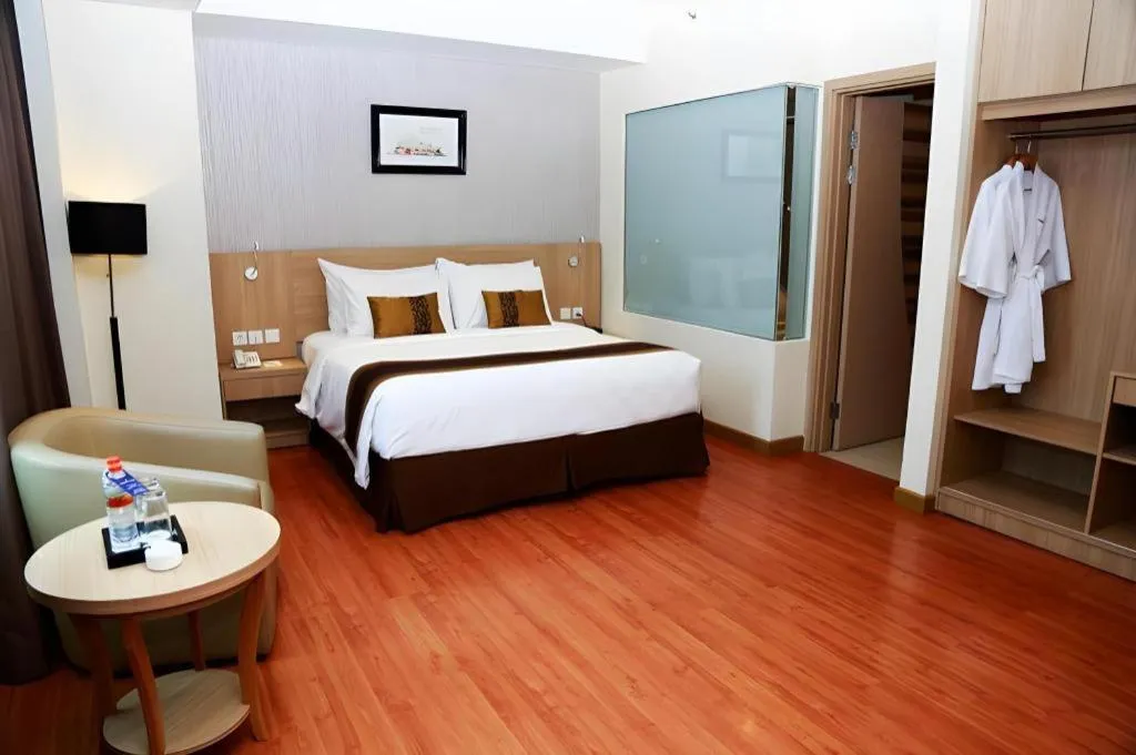 Bed in Golden Tulip Galaxy Hotel Banjarmasin