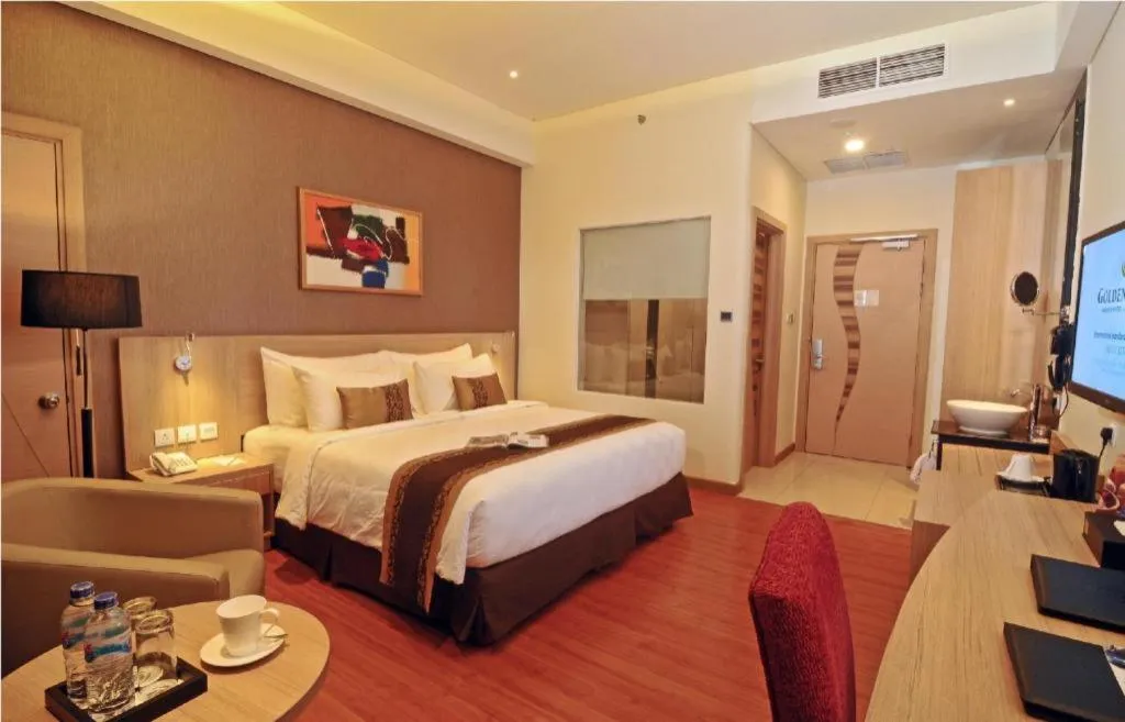 Bed in Golden Tulip Galaxy Hotel Banjarmasin