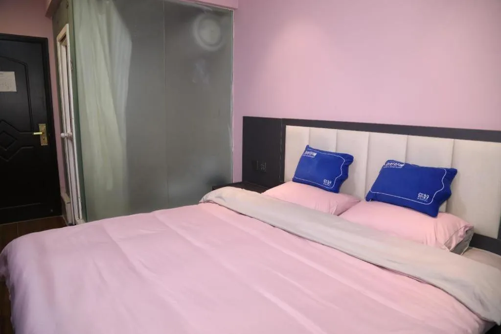 Bed in Xian Facebook Youth Hostel