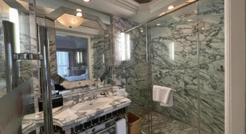 Yuncheng Jianguo Hotel