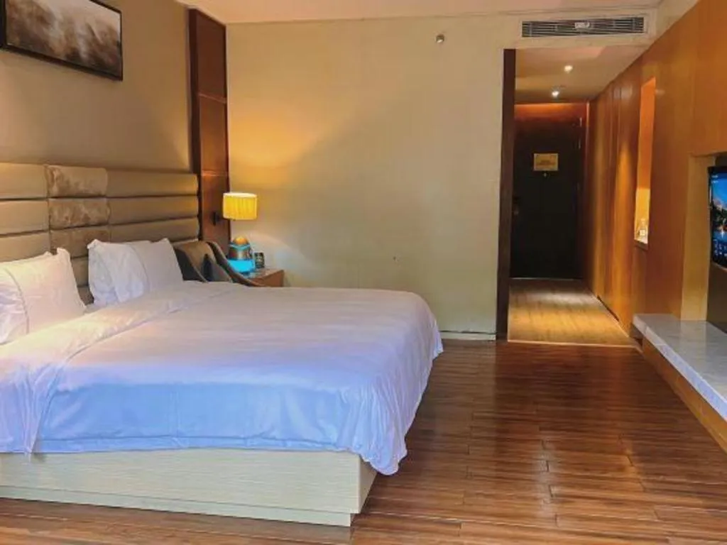 Bed in Eadry Royal Garden Hotel Haikou