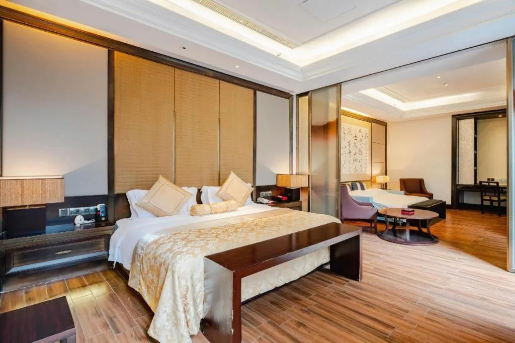 Bed in Eadry Royal Garden Hotel Haikou