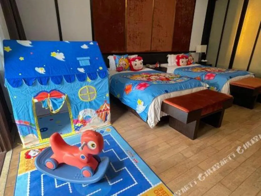 Bed in Eadry Royal Garden Hotel Haikou