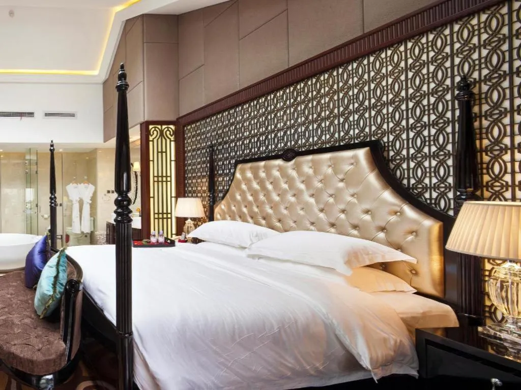 Bed in Eden Club House