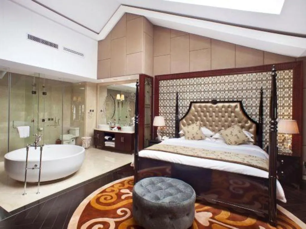 Bed in Eden Club House