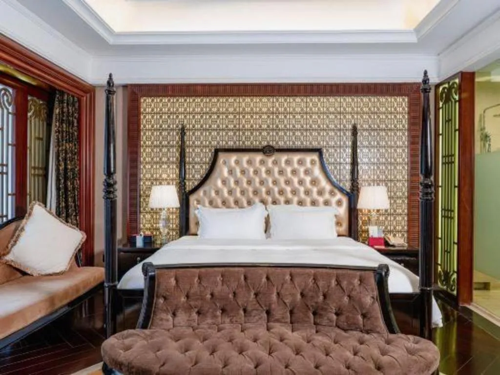 Bed in Eden Club House