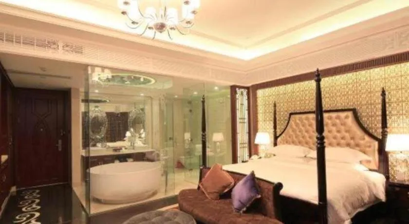 Bed in Eden Club House