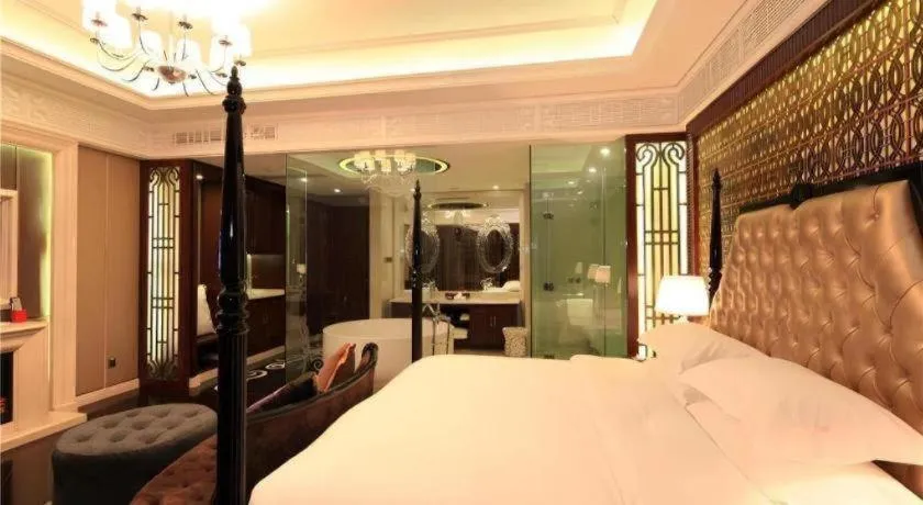 Bed in Eden Club House