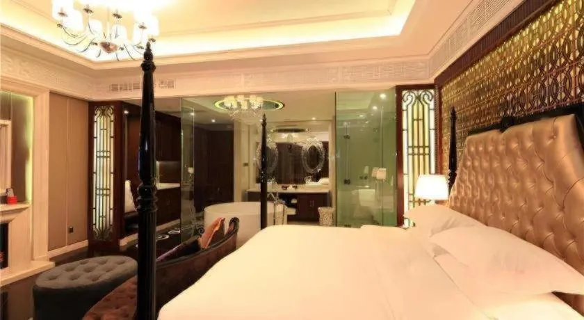 Bed in Eden Club House