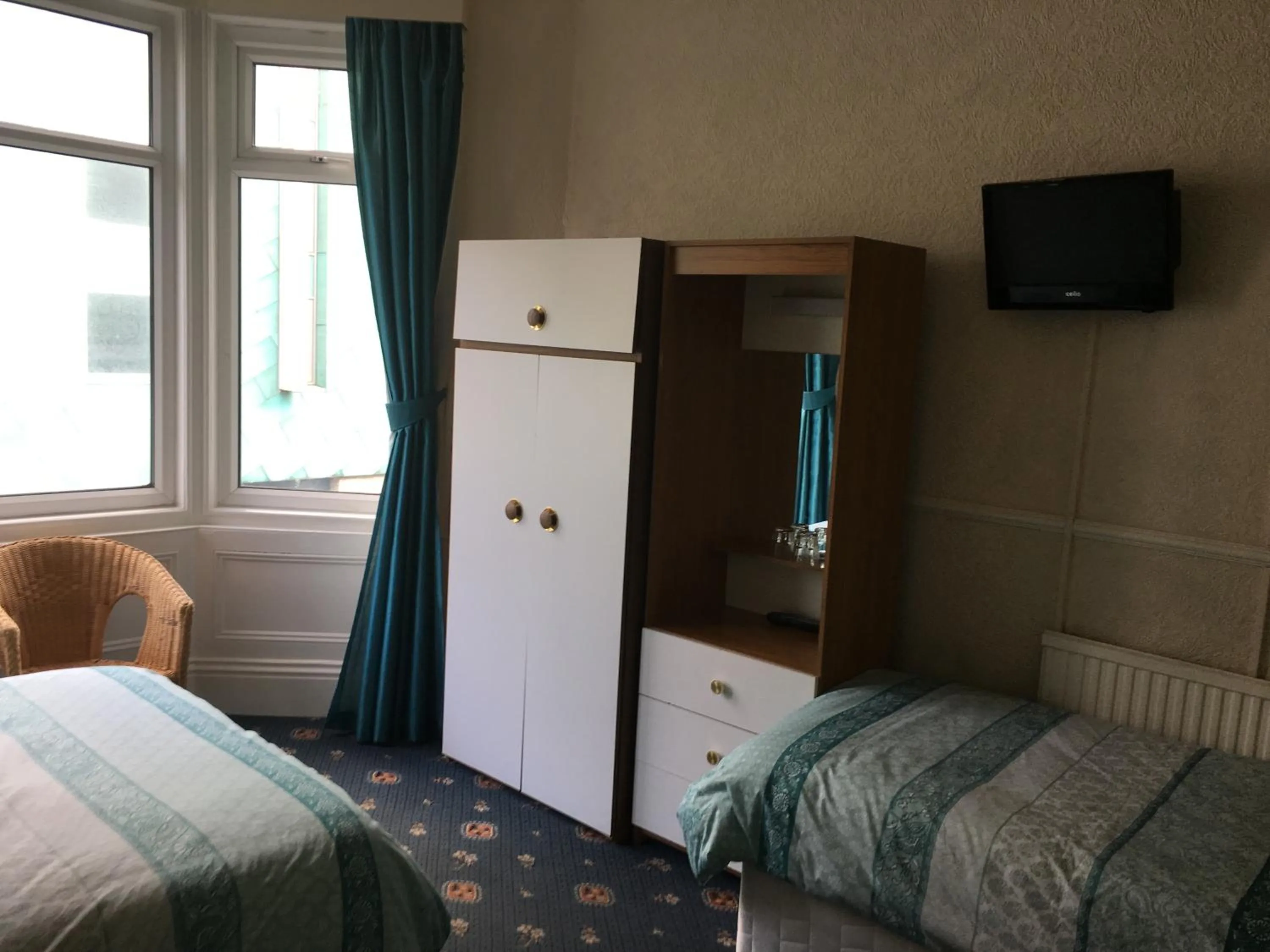 Bed in Walford Hotel