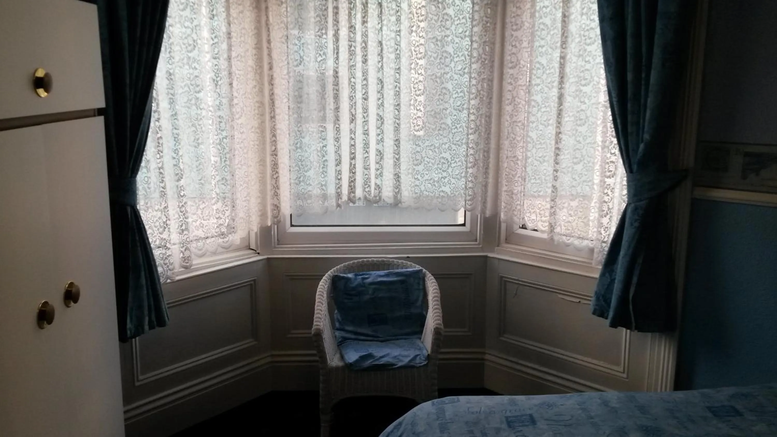 Bed in Walford Hotel