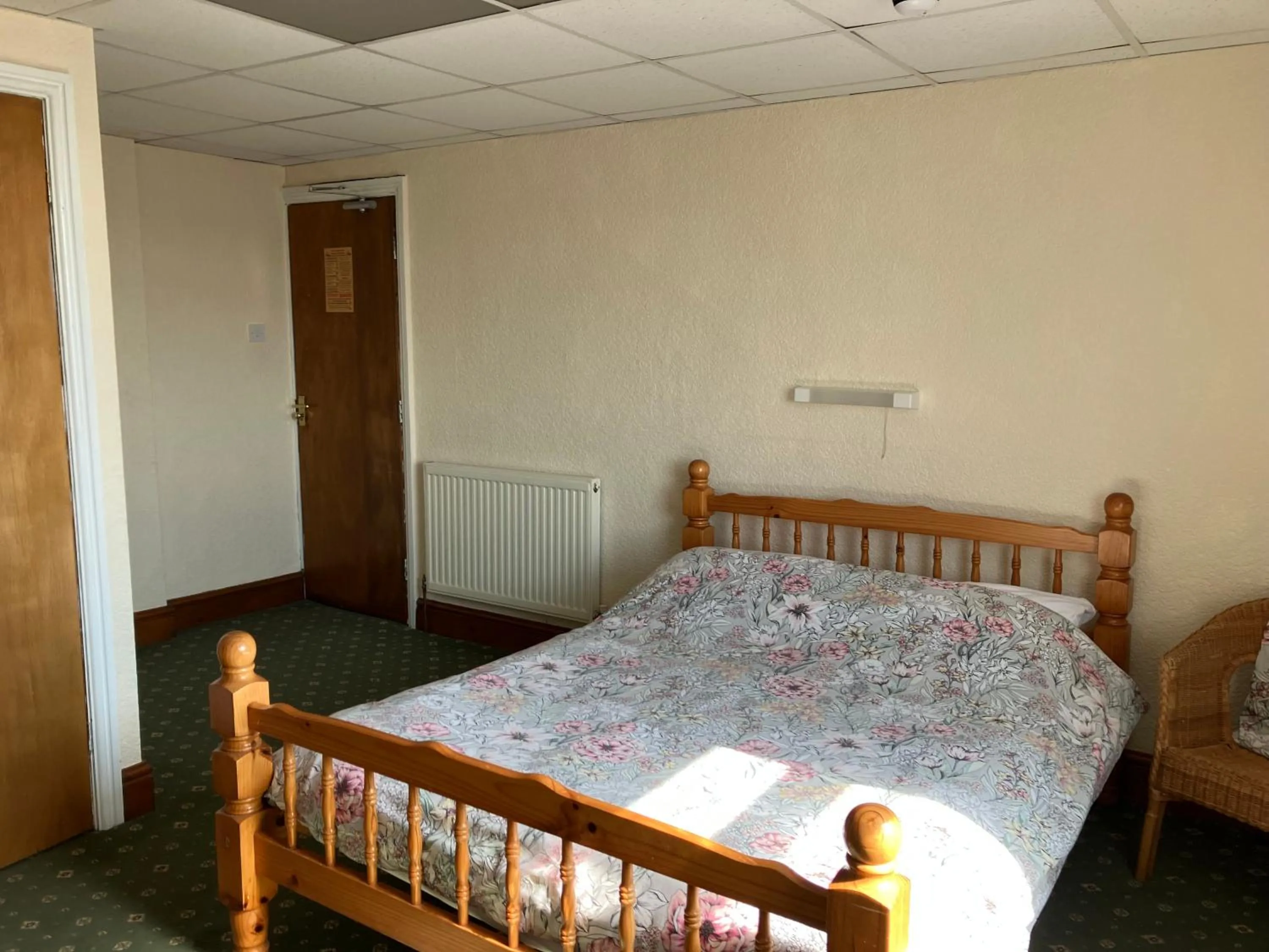 Bed in Walford Hotel