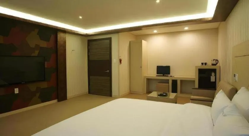 Bed in Hotel W Shinjeju