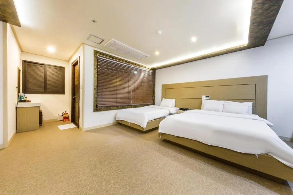 Bed in Hotel W Shinjeju