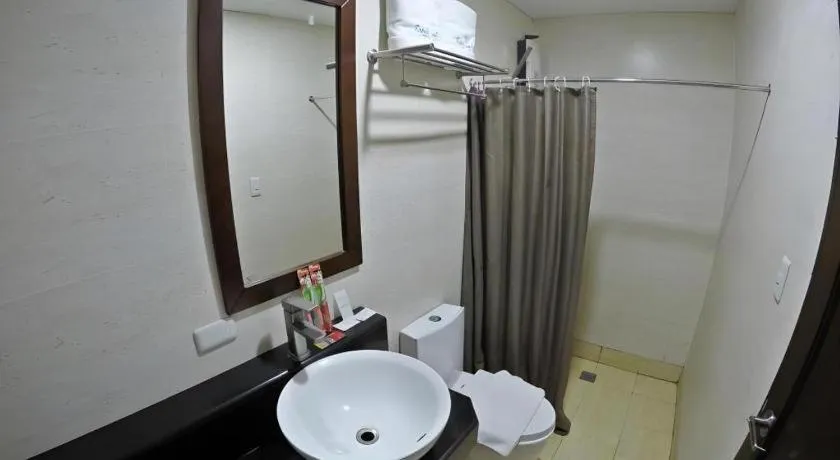 Capitol Central Hotel and Suites