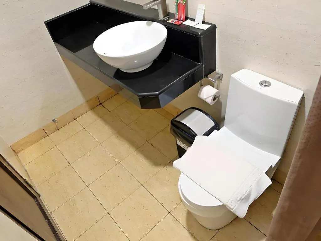 Capitol Central Hotel and Suites