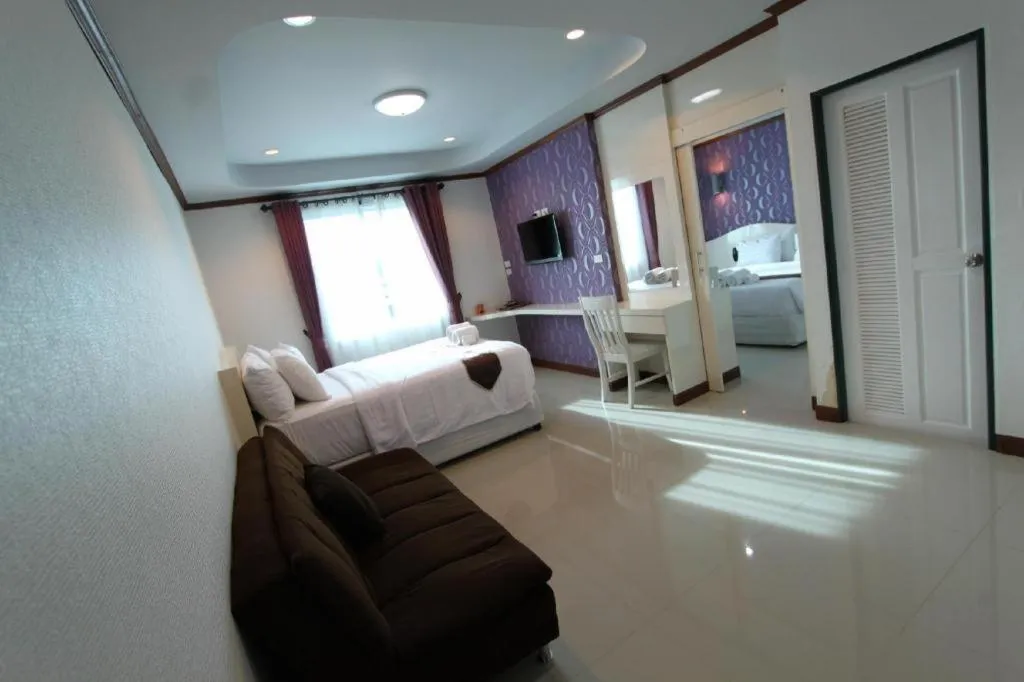 Bed in Thada Chateau Hotel