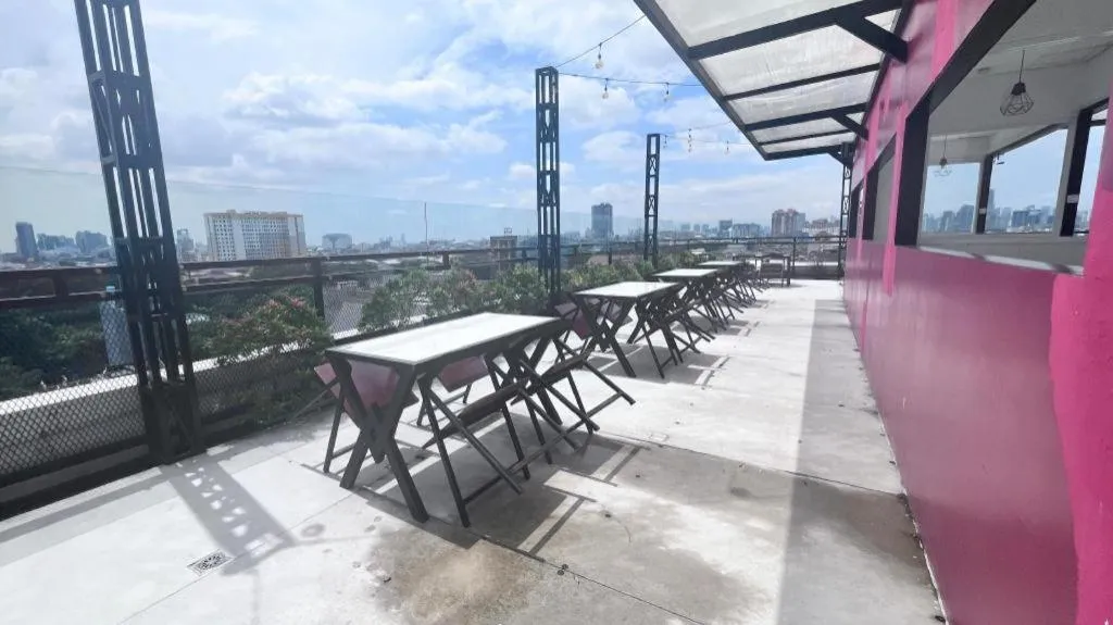 Redstar Hotel Jakarta