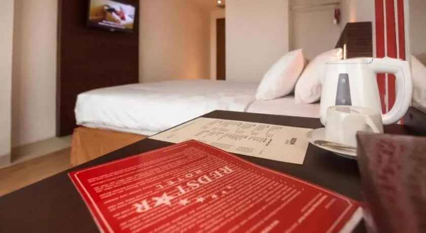Bed in Redstar Hotel Jakarta