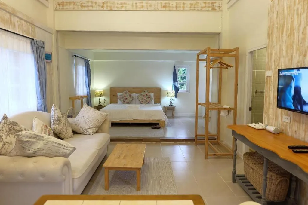 Bed in Villa Tuscany Country Resort