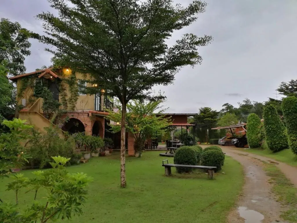 Villa Tuscany Country Resort