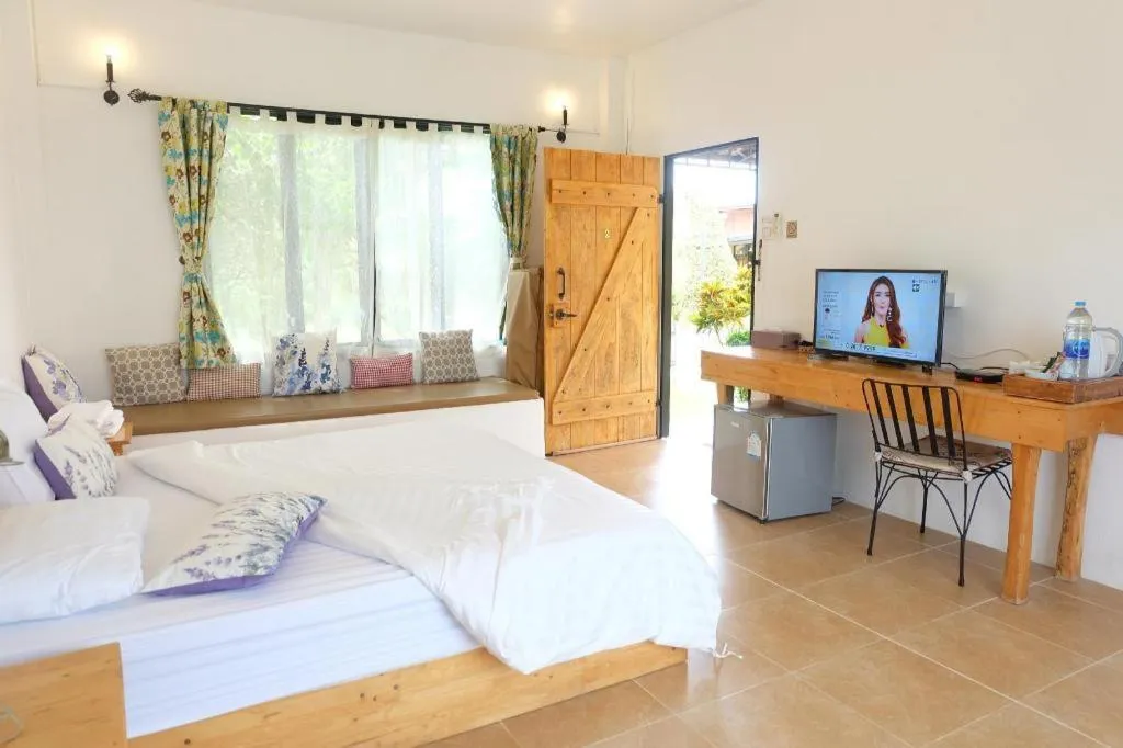 Bed in Villa Tuscany Country Resort