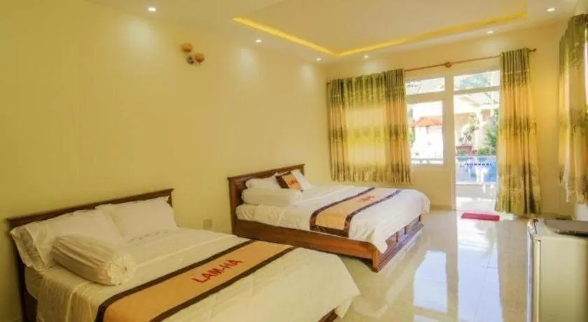 Bed in Lam Ha Resort