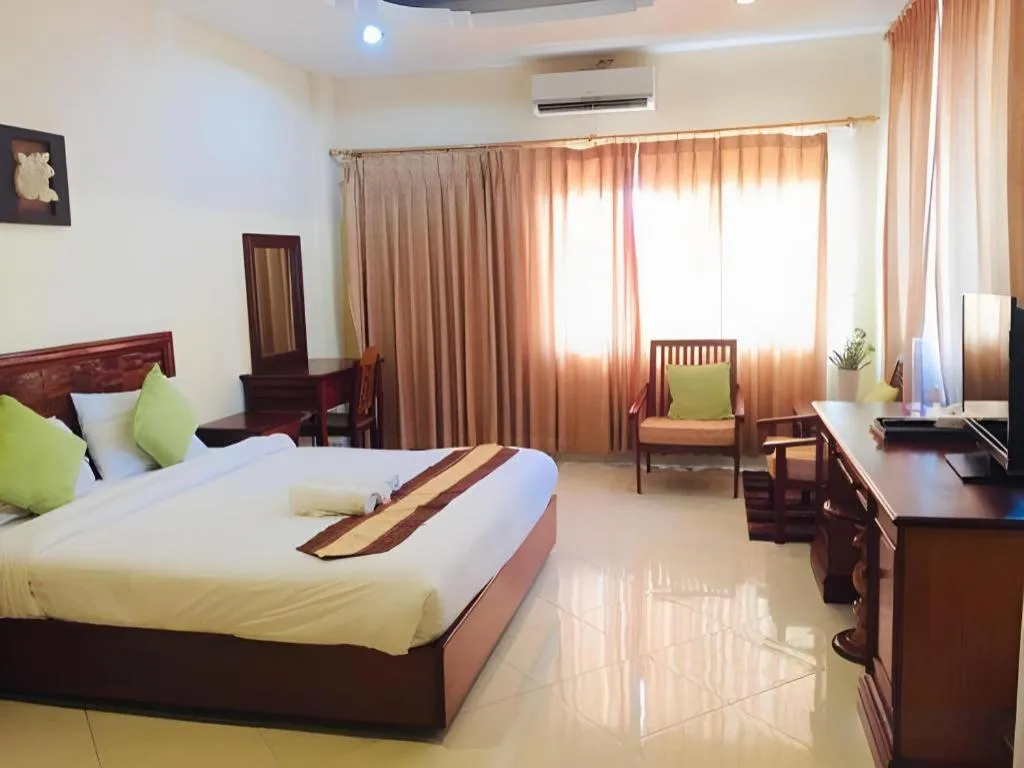 Bed in New Rose Boutique Hotel