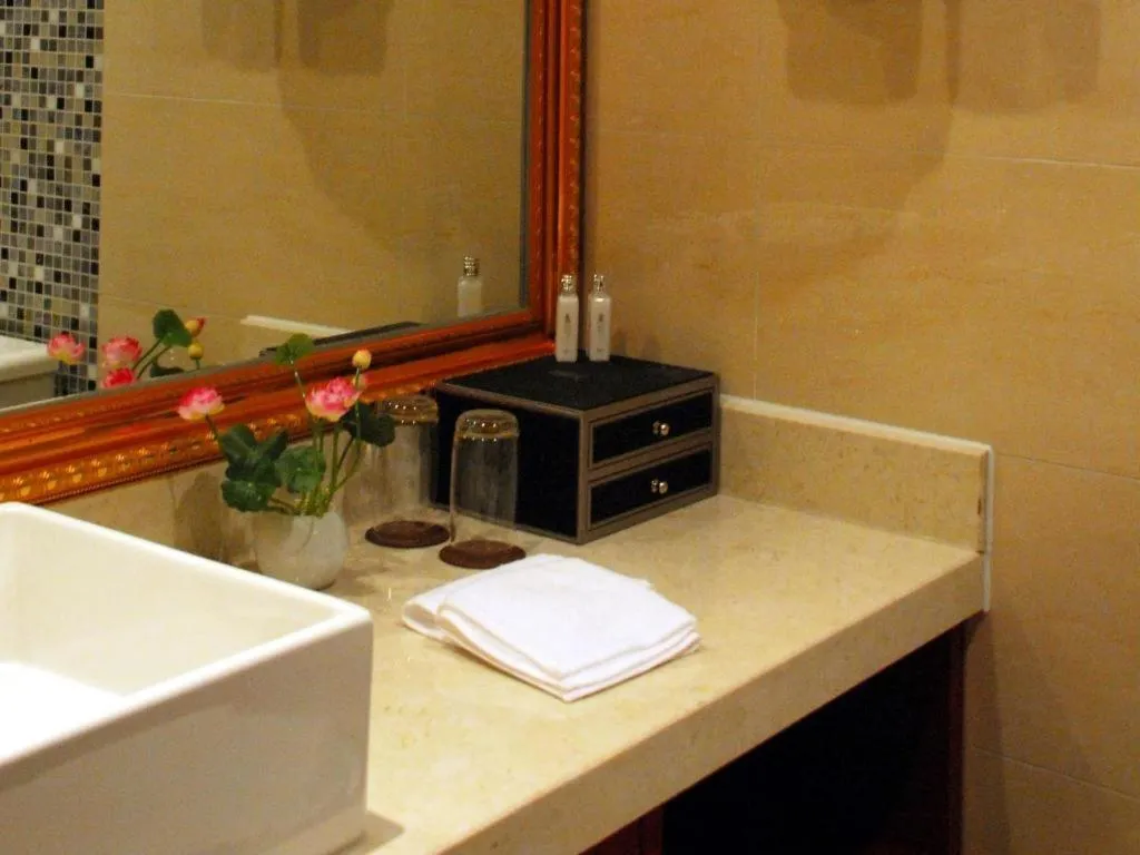 Xian Qujiang Yinzuo Hotel