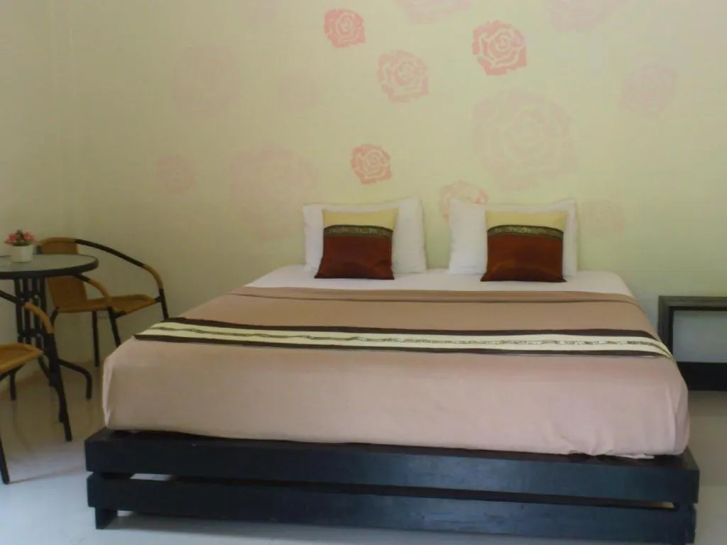 Bed in Suanlamyai Resort