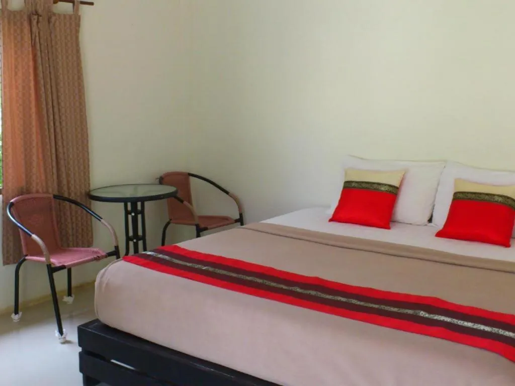 Bed in Suanlamyai Resort