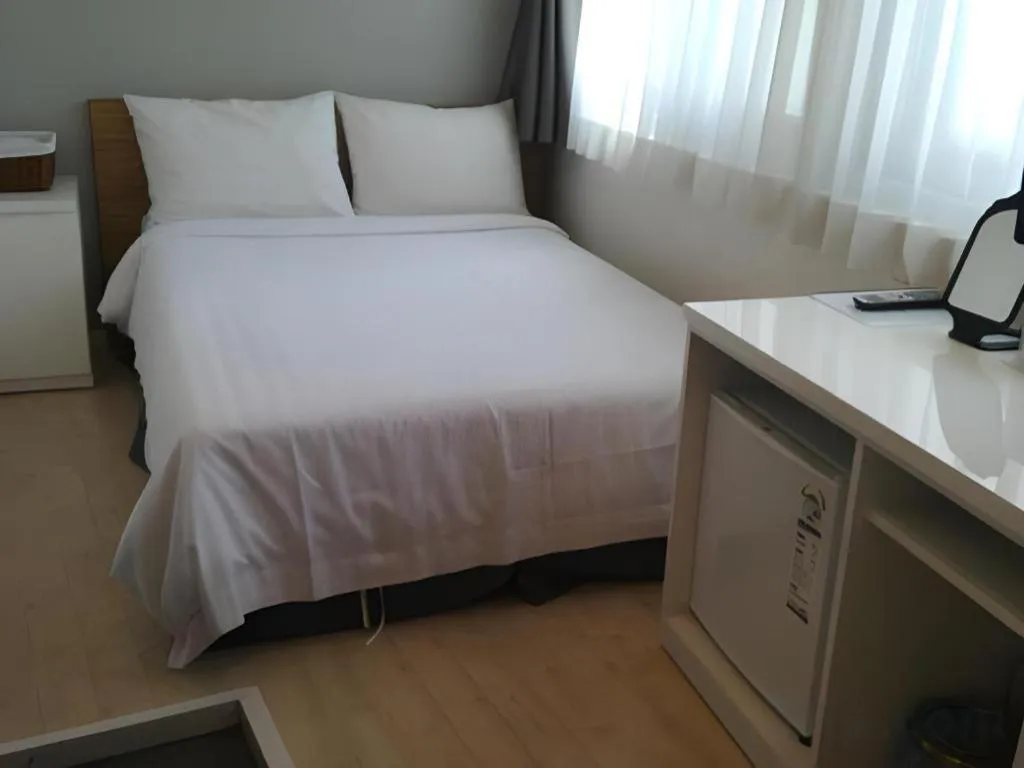 Bed in Wons Ville Myeongdong Hotel