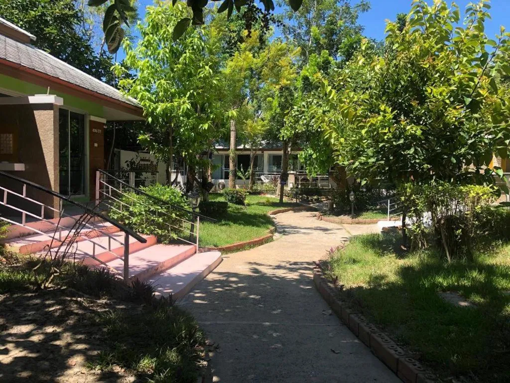 Nopparat Garden Hotel