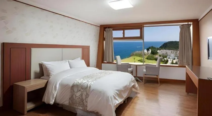 Bed in Sun Cruise Resort and Yacht