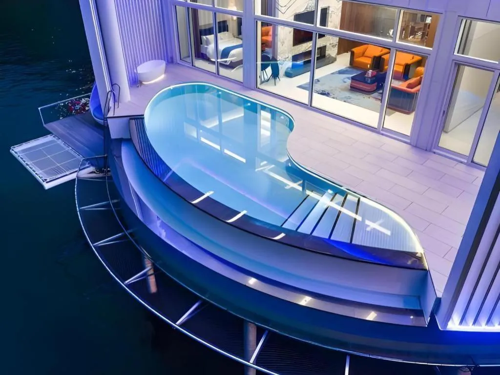 Sun Cruise Resort and Yacht