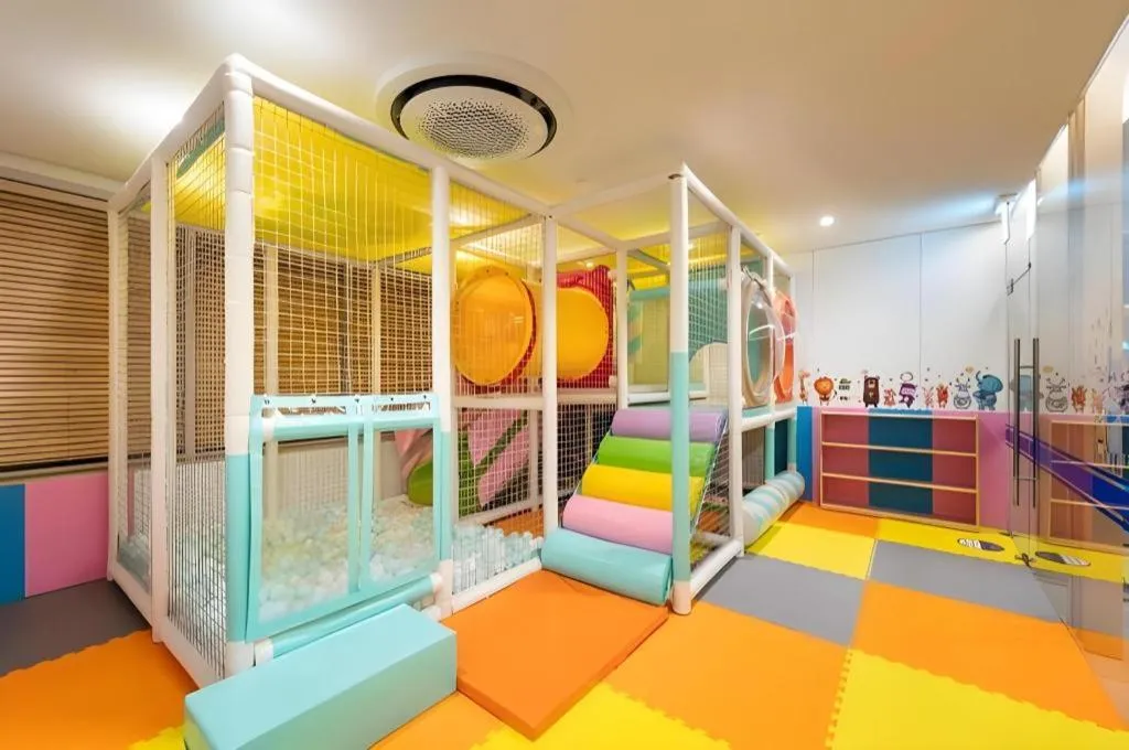 Sun Cruise Resort and Yacht