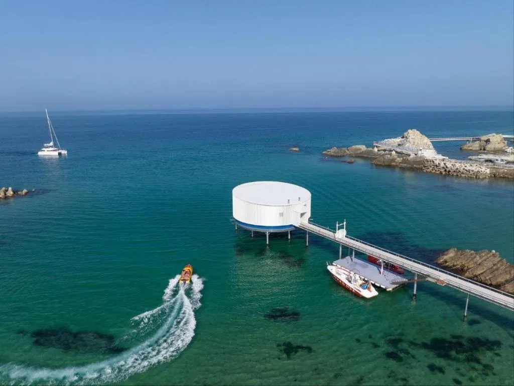 Sun Cruise Resort and Yacht