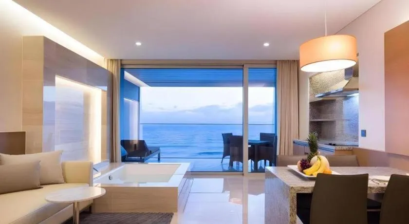 Sun Cruise Resort and Yacht