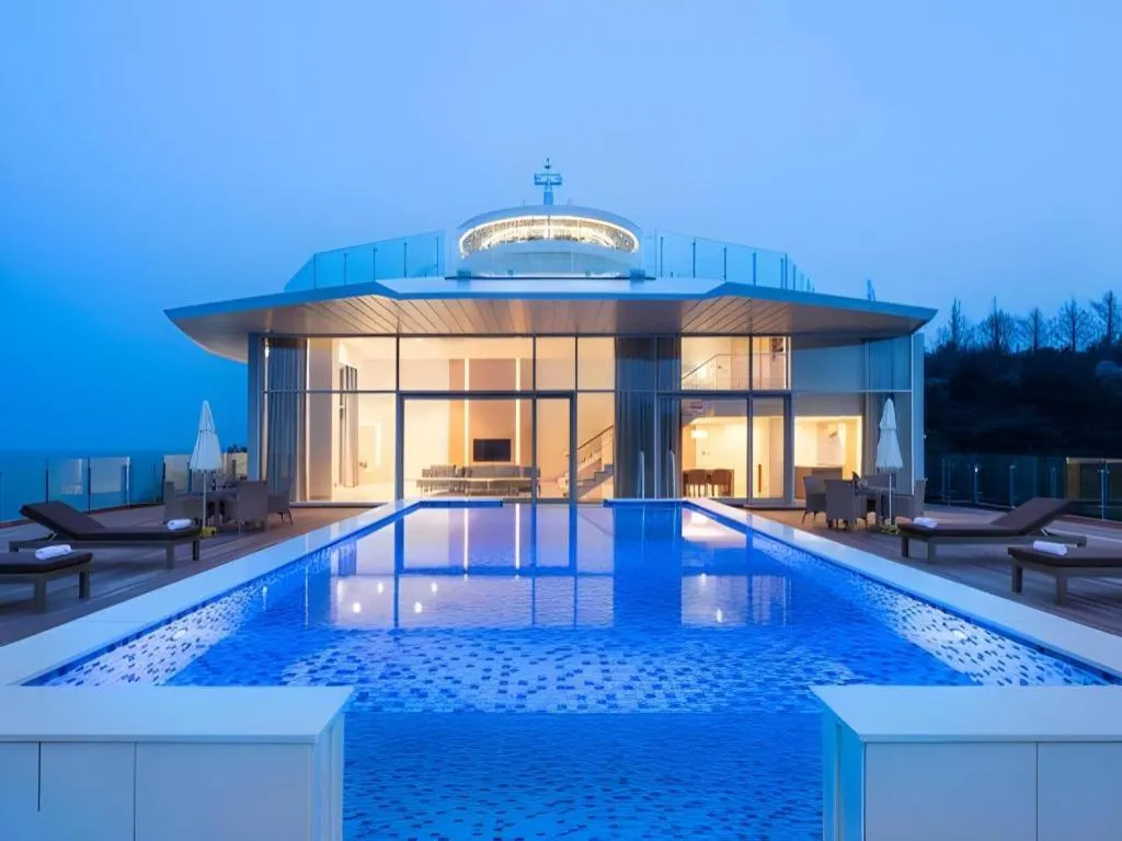 Sun Cruise Resort and Yacht