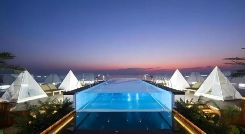 Sun Cruise Resort and Yacht