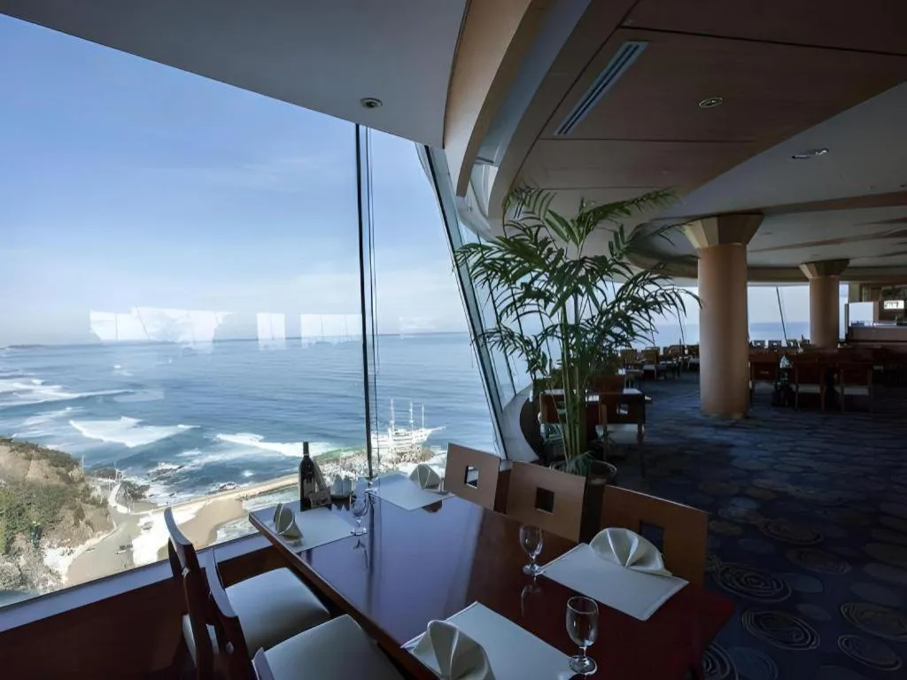 Sun Cruise Resort and Yacht