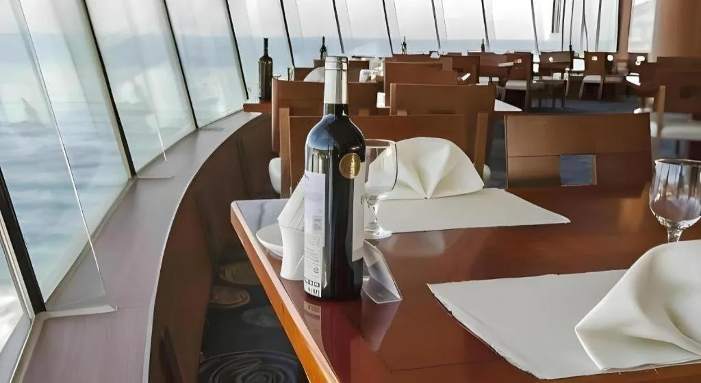 Sun Cruise Resort and Yacht